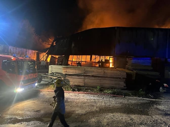 Уночі сталася пожежа на Львівському автобусному заводі