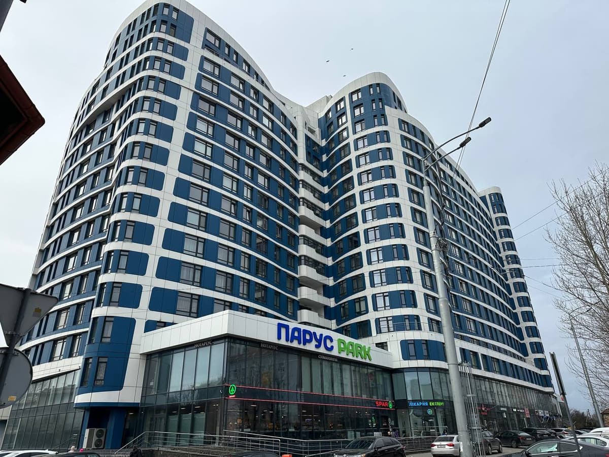 «Львівобленерго» припинило електропостачання у одній із багатоповерхівок. Що відомо