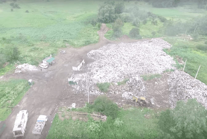 Сміттєзвалище біля львівського аеропорту мають прибрати до кінця літа