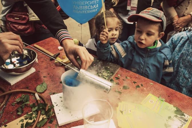 Завтра у Львові просто неба запалюватимуть міні-вулкан