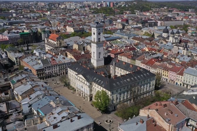 Депутати не підтримали скорочення 180-ти працівників Львівської міськради