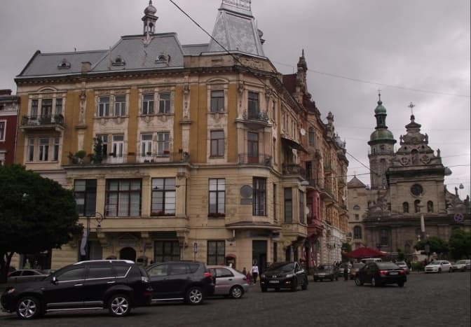 У Львові хочуть відреставрувати балкони в будинку-пам’ятці на площі Галицькій