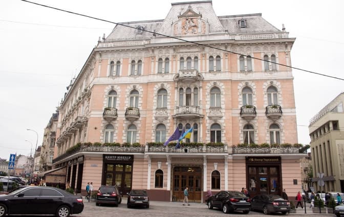 У готелі «Жорж» шукають вибухівку