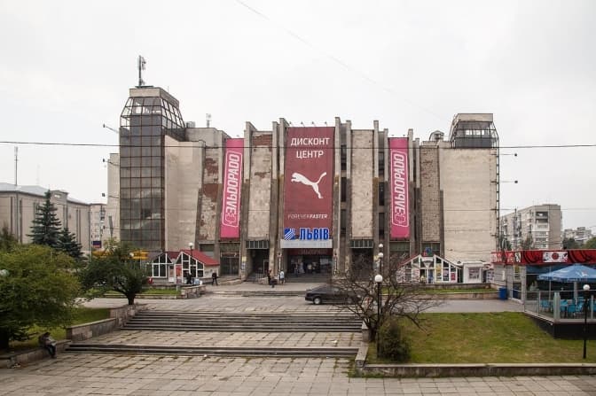 Менше торгівлі, більше простору. У Львові планують реконструювати площу перед «новим» ЦУМом