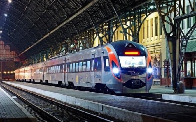 На Львівщину додому спецпотягом повернулися ще 170 українців із Польщі