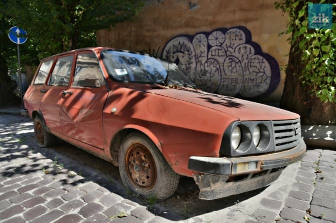 Із вулиць Львова почнуть евакуйовувати покинуті авто