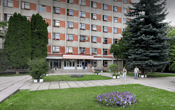 Чи будуть стаціонари поліклінік у Львові приймати хворих із Covid-19