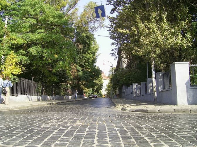 Навіщо і як робити Професорську пішохідною. Схеми реорганізації руху