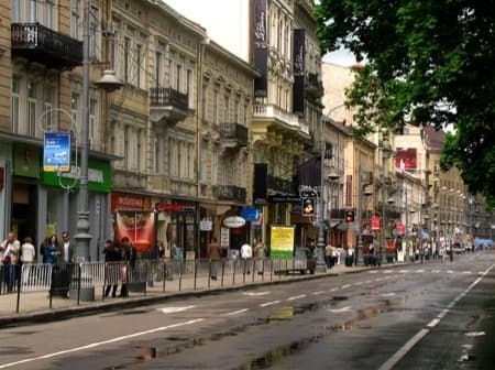 Проспект Свободи у Львові відремонтовано