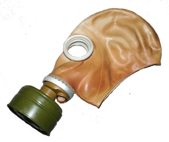 Популярні зараз протигази можна купити від 20 грн, бронежилети - від 120