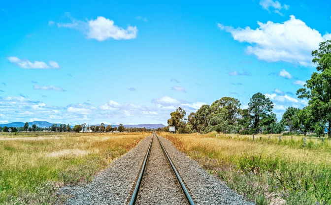 Потяг Львів - Івано-Франківськ тимчасово не курсуватиме від сьогодні