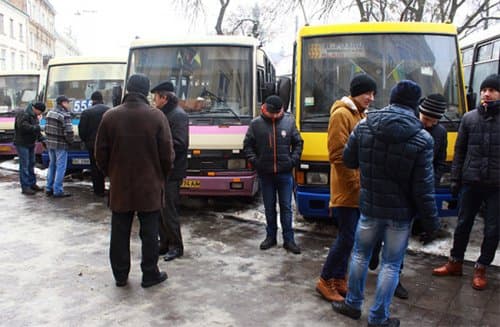 Понад 50 приміських маршрутів матимуть кінцеву на вул. Петлюри. Повний перелік