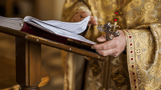 Уряд дозволив бронювати всіх священнослужителів