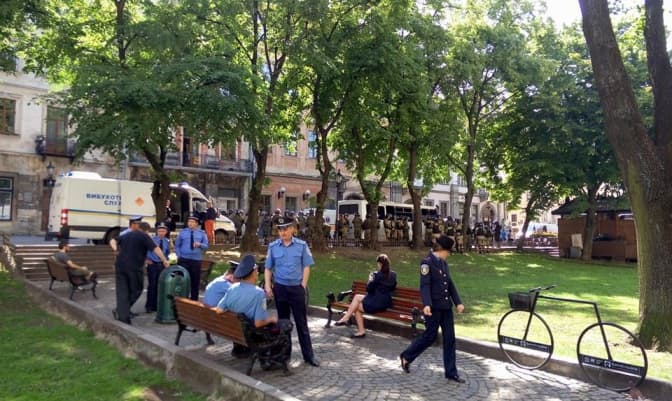 Чому сьогодні у Львові Нацгвардія охороняла міську раду