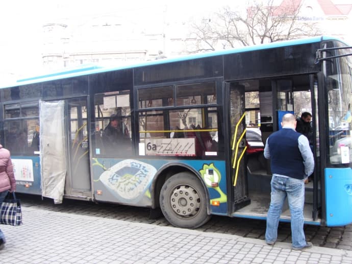 У Львові протягом місяця курсуватимуть експериментальні автобуси