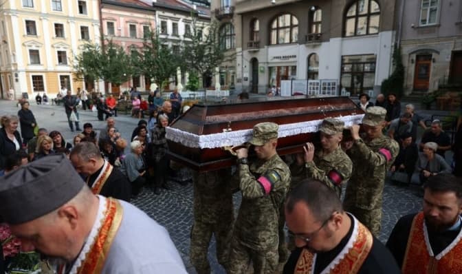 У Львові попрощаються із трьома загиблими на війні Героями. Що про них відомо