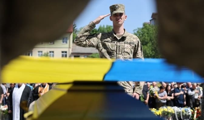 У Львові попрощаються з двома захисниками. Ким вони були