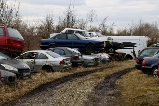 У Львові почали евакуйовувати покинуті авто. Як це відбувається
