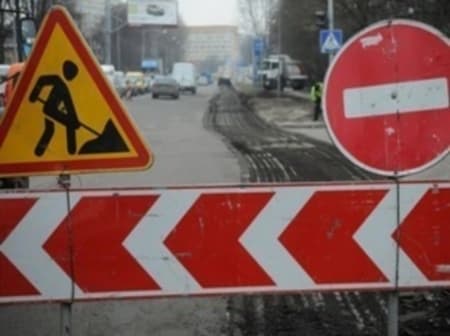 У Львові на три місяці закрили для проїзду вулицю Князя Лева. Як об'їхати