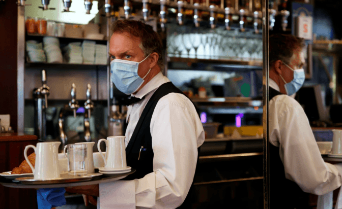 Сьогодні у Львові почнуть діяти нові карантинні правила. Повний перелік