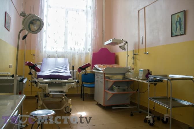 Сьогодні у Львові говоритимуть про ситуацію в пологових будинках. Де подивитись?