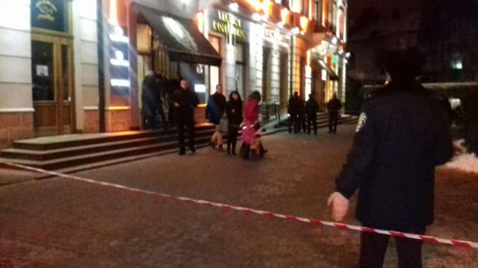 Чергове повідомлення про замінування торгового центру у Львові не підтвердилося