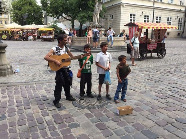 Депутат ЛМР пропонує вивезти ромів зі Львова на Закарпаття