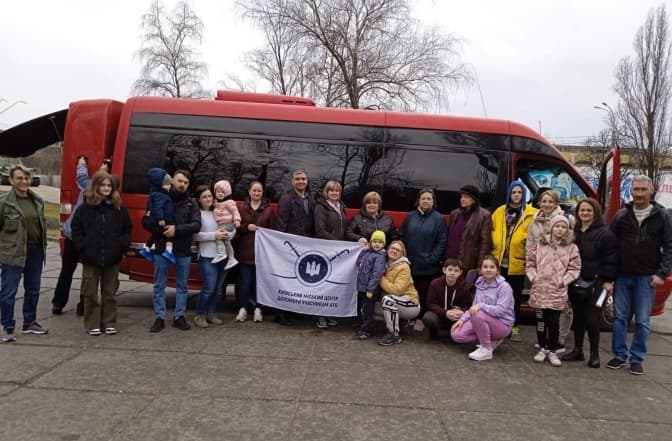 Чергова група киян-учасників бойових дій та їхніх сімей відправилася на двотижневу реабілітацію до Польщі