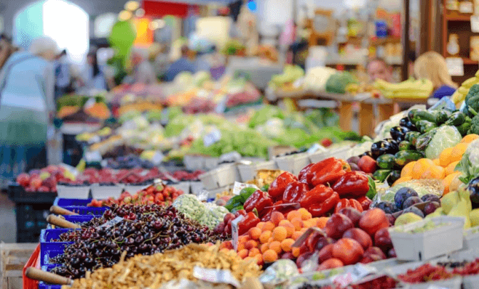 Уряд дозволив працювати ринкам, але за певних умов