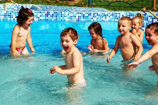 Навчи мене плавати. В яких садочках Львова діють басейни?