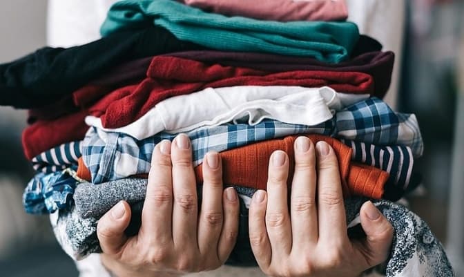 У Києві приймають одяг для вимушених переселенців. Куди приносити