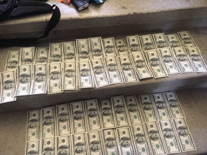 Затриманому на хабарі поліцейському обрали запобіжний засіб