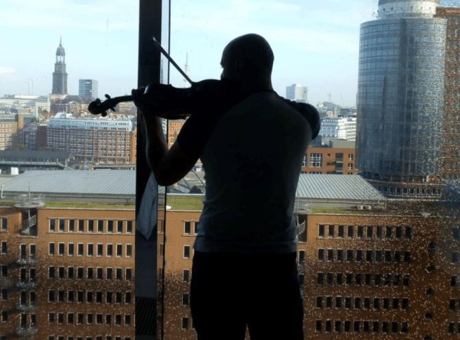 Львівські музиканти організовують концерт для порятунку онкохворого скрипаля. Де дивитися