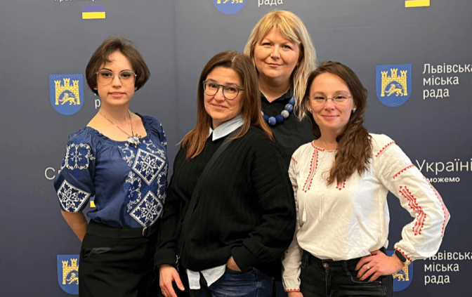 Педагоги Центру творчості дітей та юнацтва Галичини передали грошові винагороди на ЗСУ