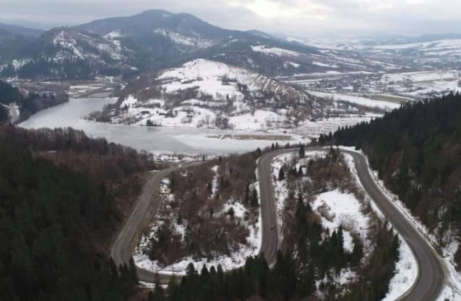 У мережі з'явились фото відремонтованої дороги Львів – Ужгород. Вигляд з висоти