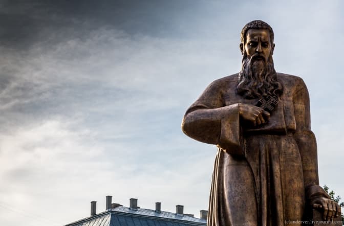 Як виглядає площа св. Юра у Львові з пам'ятником Шептицькому. 10 фото