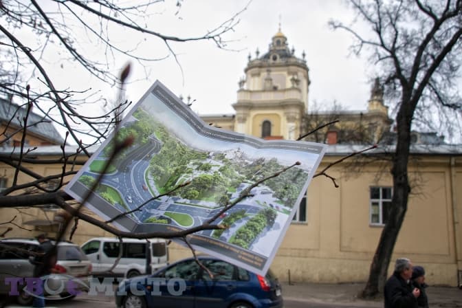 Від сьогодні площею святого Юра у Львові вже курсують тролейбуси
