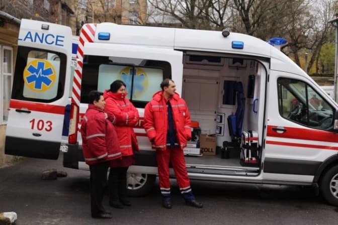 Львівська «швидка» розпочала італійський страйк