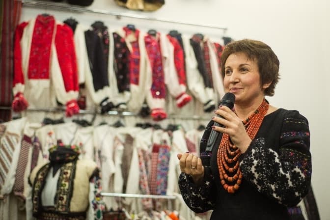 Етно-галерея Роксоляни Шимчук із вишиванками з'їжджає з «Опери Пасаж»