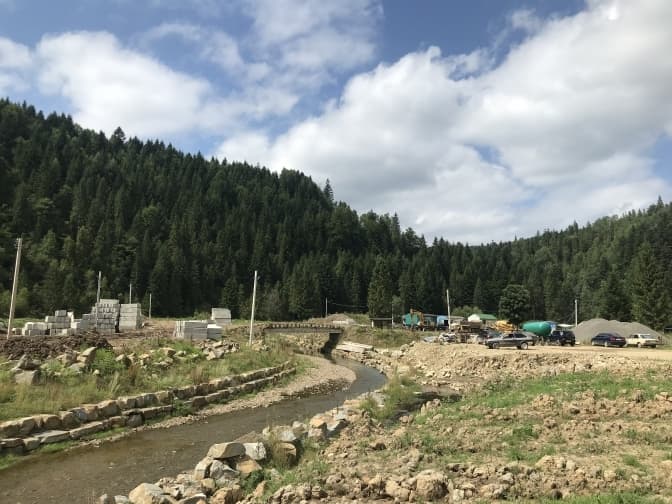 Береги біля водоспаду Кам'янка укріплюватиме фірма, яка там будуватиме котеджі