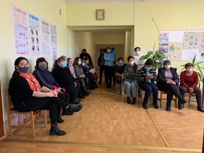 Після голодування медсестер на Львівщині відновили роботу лікарні, яка простоювала майже рік