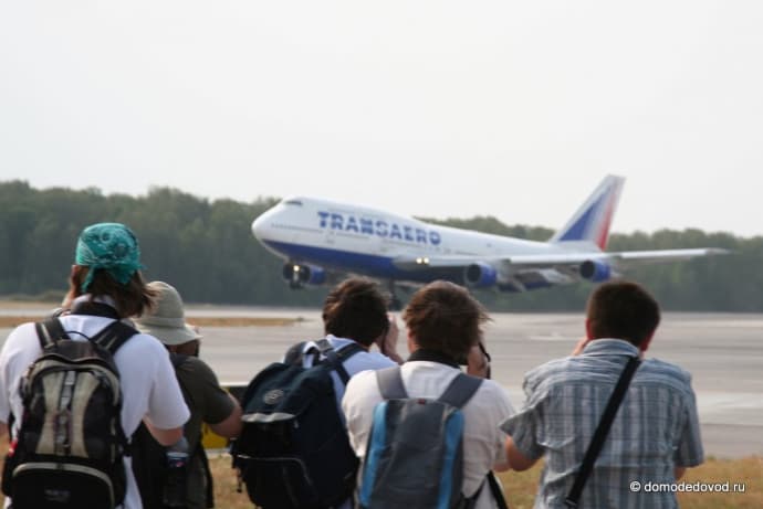 Львівських споттерів запрошують в аеропорт – пити каву і фотографувати літаки