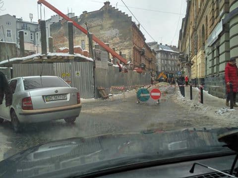 Вулицю Стефаника у Львові тимчасово перекрили