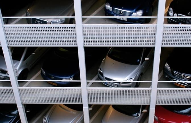 В Україні дозволили будувати багаторівневі паркінги у громадських приміщеннях