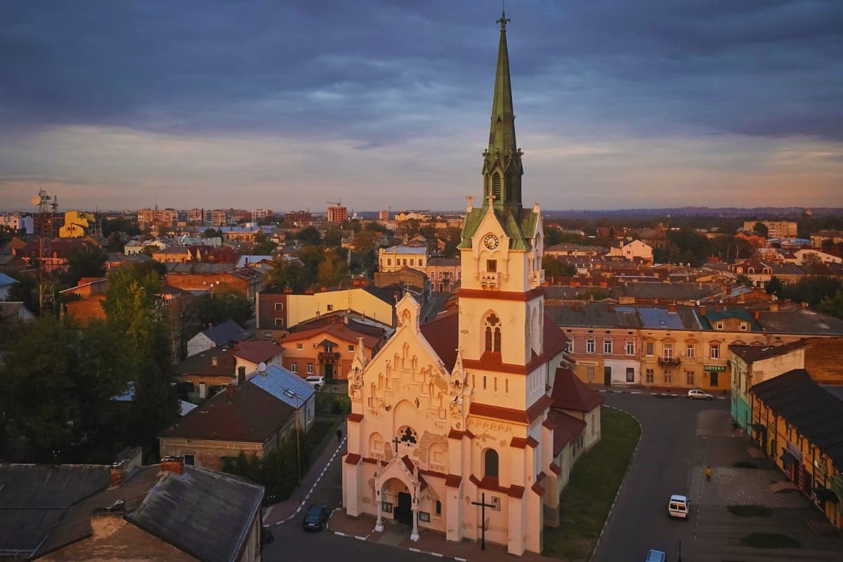 Куди поїхати на вихідні зі Львова. До містечка, де вперше підняли український прапор