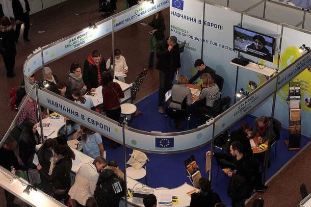 Українську молодь кличуть вчитись до Європи