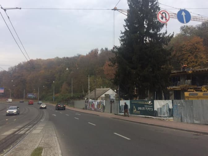 На вулиці Стуса у Львові перенесли розворот для автомобілів. Фото