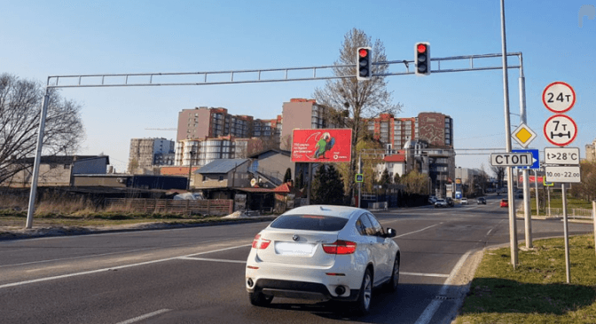 У Львові встановили перший інтелектуальний світлофор. Як він працює