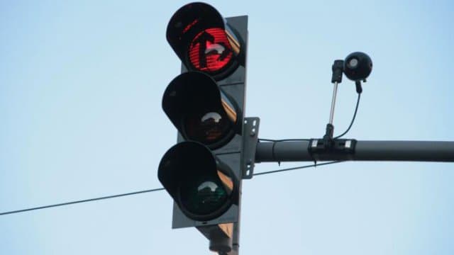 Біля приміського вокзалу у Львові запрацював новий світлофор