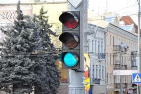 Світлофори у Львові працюють у сплячому режимі
